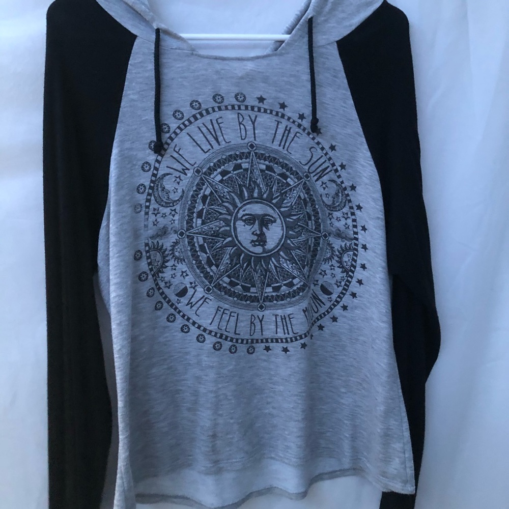 Grey/black long sleeve shirt